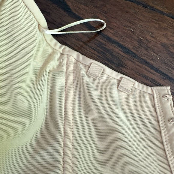 Merry Modes Nude Bridal Seamless Bustier Style 9500 Size 34B - Picture 9 of 10